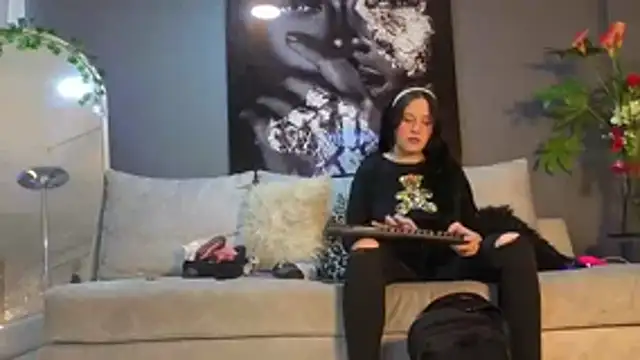 Snapshot of nadescomthxx chatting on December 14, 2025, 7:07 pm nadescomthxx online show from December 14, 2025, 7:07 pm