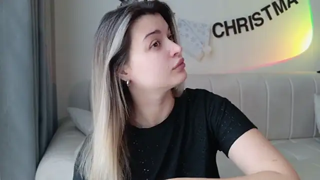 LancasterLady online show from December 14, 2025, 3:01 am