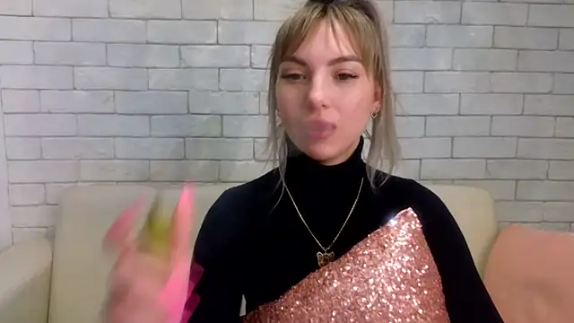 MiaMinx online show from February 14, 2025, 4:37 am