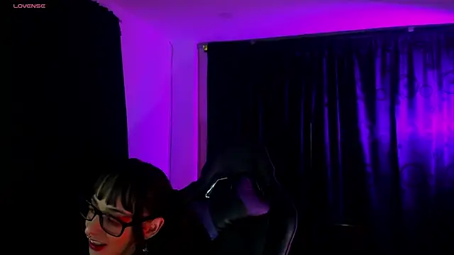 Kizzuky online show from December 26, 2024, 3:49 am