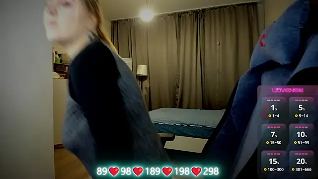 Snapshot of Olivia_Munk chatting on October 8, 2025, 4:32 am Olivia Munk online show from October 8, 2025, 4:32 am