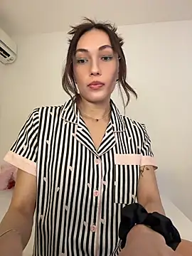 MichelleFerry  online show from May 29, 2026, 3:04 am