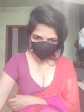 Snapshot of Shuttii_25 chatting on October 29, 2025, 5:53 am Shuttii 25 online show from October 29, 2025, 5:53 am