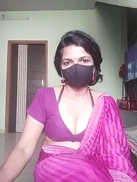 Snapshot of Shuttii_25 chatting on October 30, 2025, 6:48 am Shuttii 25 online show from October 30, 2025, 6:48 am