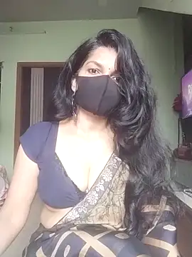 Snapshot of Shuttii_25 chatting on October 31, 2025, 4:57 am Shuttii 25 online show from October 31, 2025, 4:57 am