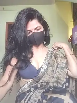 Snapshot of Shuttii_25 chatting on November 10, 2025, 7:40 am Shuttii 25 online show from November 10, 2025, 7:40 am