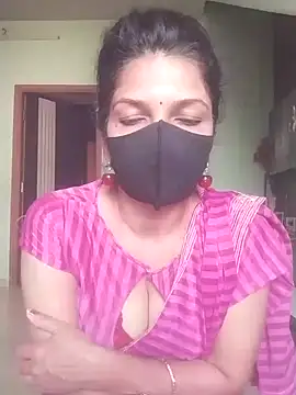 Snapshot of Shuttii_25 chatting on November 12, 2025, 4:24 am Shuttii 25 online show from November 12, 2025, 4:24 am