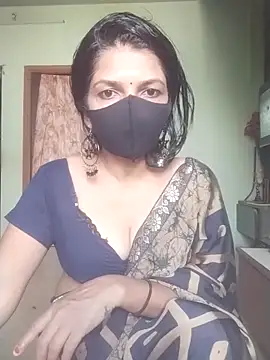 Snapshot of Shuttii_25 chatting on November 13, 2025, 6:45 am Shuttii 25 online show from November 13, 2025, 6:45 am