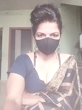 Snapshot of Shuttii_25 chatting on November 19, 2025, 5:29 am Shuttii 25 online show from November 19, 2025, 5:29 am