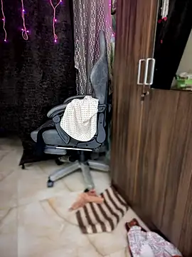 Snapshot of PARI_Hun chatting on December 2, 2024, 7:25 am PARI Hun online show from December 2, 2024, 7:25 am