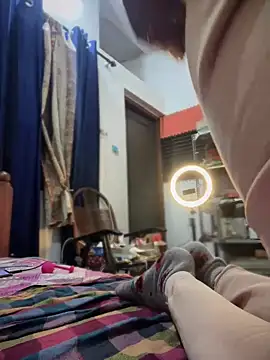 Snapshot of PARI_Hun chatting on January 4, 2025, 3:18 am PARI Hun online show from January 4, 2025, 3:18 am