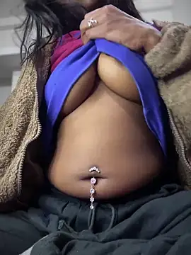 Snapshot of PARI_Hun chatting on January 7, 2025, 11:35 pm PARI Hun online show from January 7, 2025, 11:35 pm