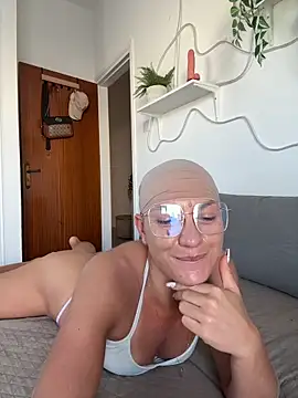 Snapshot of PaulinaSchubert1 chatting on October 23, 2025, 1:21 pm PaulinaSchubert1 online show from October 23, 2025, 1:21 pm