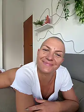 Snapshot of PaulinaSchubert1 chatting on April 11, 2026, 1:37 pm PaulinaSchubert1 online show from April 11, 2026, 1:37 pm