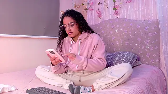 Snapshot of DAHLIA_BROWNIE chatting on February 21, 2026, 4:24 am DAHLIA BROWNIE online show from February 21, 2026, 4:24 am