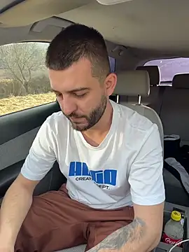 Snapshot of ElChapoGuzman95 chatting on March 18, 2026, 6:27 am ElChapoGuzman95 online show from March 18, 2026, 6:27 am