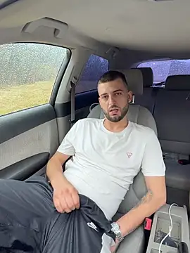 Snapshot of ElChapoGuzman95 chatting on March 28, 2026, 6:24 am ElChapoGuzman95 online show from March 28, 2026, 6:24 am