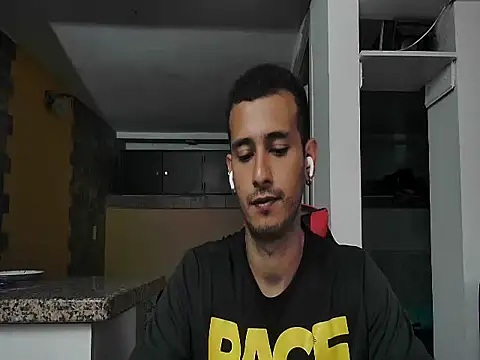 Snapshot of talktome4 chatting on March 11, 2026, 6:14 pm talktome4 online show from March 11, 2026, 6:14 pm