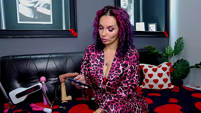 Snapshot of Darina_Monclie chatting on September 18, 2025, 9:00 am Darina Monclie online show from September 18, 2025, 9:00 am