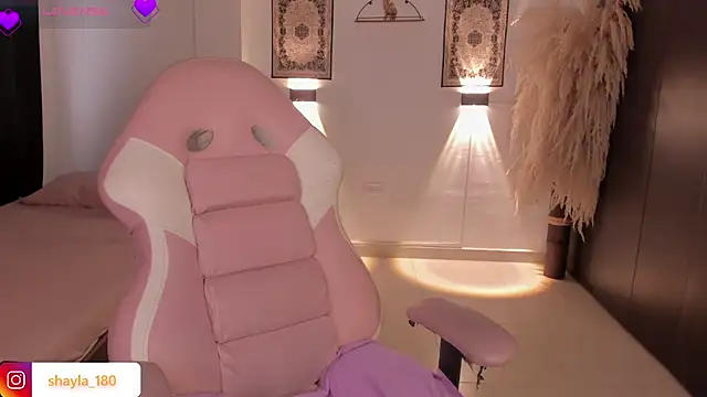 Snapshot of shayla_18 chatting on November 28, 2025, 7:49 pm shayla 18 online show from November 28, 2025, 7:49 pm