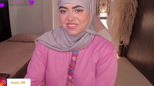 Snapshot of shayla_18 chatting on December 1, 2025, 9:42 pm shayla 18 online show from December 1, 2025, 9:42 pm