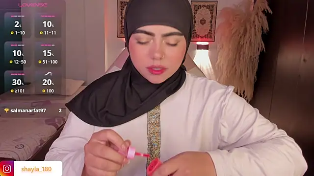 Snapshot of shayla_18 chatting on December 20, 2025, 9:33 pm shayla 18 online show from December 20, 2025, 9:33 pm