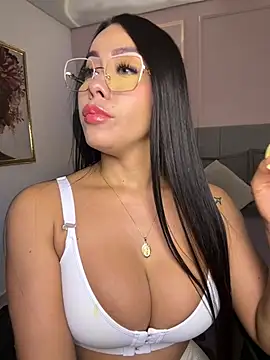 Snapshot of Miss_blue69 chatting on April 9, 2026, 6:19 am Miss blue69 online show from April 9, 2026, 6:19 am