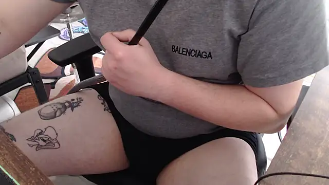 sweetsmile93 online show from November 11, 2025, 10:48 am