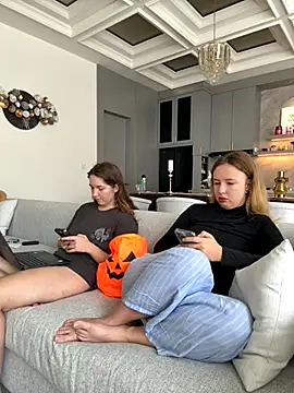 Snapshot of Nura_n_Sarah chatting on October 30, 2025, 2:35 am Nura n Sarah online show from October 30, 2025, 2:35 am