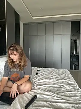 Snapshot of Nura_n_Sarah chatting on November 28, 2025, 5:10 am Nura n Sarah online show from November 28, 2025, 5:10 am