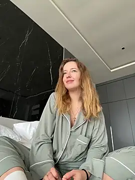 Snapshot of Nura_n_Sarah chatting on November 29, 2025, 5:10 am Nura n Sarah online show from November 29, 2025, 5:10 am