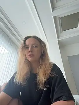 Snapshot of Nura_n_Sarah chatting on January 8, 2026, 5:10 am Nura n Sarah online show from January 8, 2026, 5:10 am