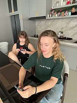 Snapshot of Nura_n_Sarah chatting on January 11, 2026, 5:12 am Nura n Sarah online show from January 11, 2026, 5:12 am