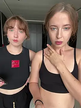 Snapshot of Nura_n_Sarah chatting on February 11, 2026, 5:12 am Nura n Sarah online show from February 11, 2026, 5:12 am