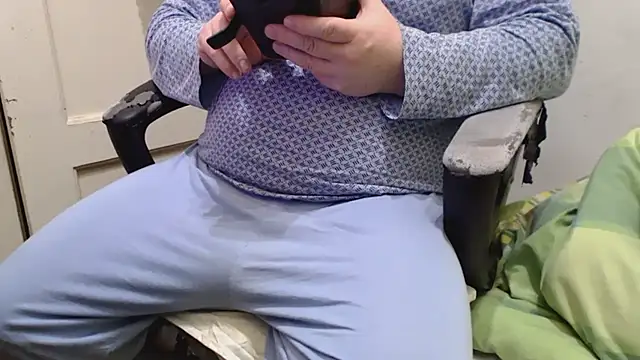 Snapshot of tipko123 chatting on December 30, 2024, 7:21 pm tipko123 online show from December 30, 2024, 7:21 pm