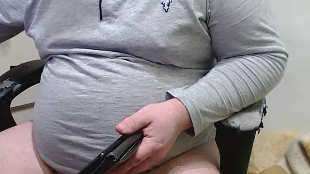 Snapshot of tipko123 chatting on January 8, 2025, 7:34 pm tipko123 online show from January 8, 2025, 7:34 pm