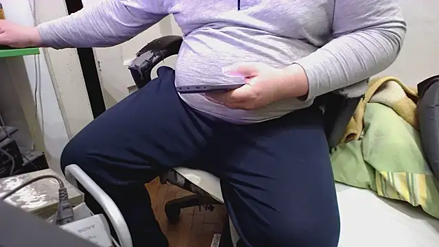 Snapshot of tipko123 chatting on January 21, 2025, 7:06 pm tipko123 online show from January 21, 2025, 7:06 pm