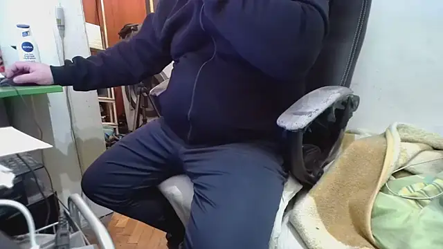 Snapshot of tipko123 chatting on October 17, 2025, 4:09 pm tipko123 online show from October 17, 2025, 4:09 pm