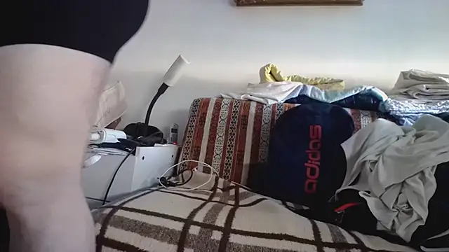 Snapshot of tipko123 chatting on March 8, 2026, 7:01 am tipko123 online show from March 8, 2026, 7:01 am