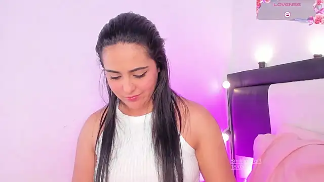 Snapshot of smiling__girl2 chatting on March 19, 2025, 12:15 am smiling girl2 online show from March 19, 2025, 12:15 am