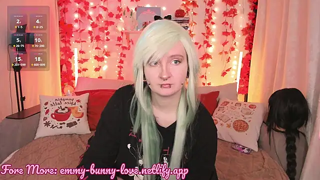 Snapshot of EmmyBunny chatting on September 22, 2025, 3:25 pm EmmyBunny online show from September 22, 2025, 3:25 pm