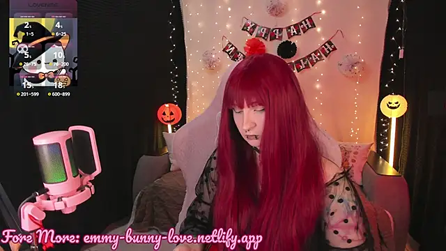 Snapshot of EmmyBunny chatting on October 29, 2025, 2:52 pm EmmyBunny online show from October 29, 2025, 2:52 pm
