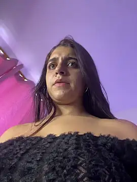 Alicia Ruiz online show from October 21, 2025, 5:57 pm