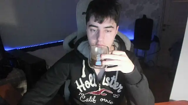 Knuckles17 online show from January 6, 2026, 6:50 am