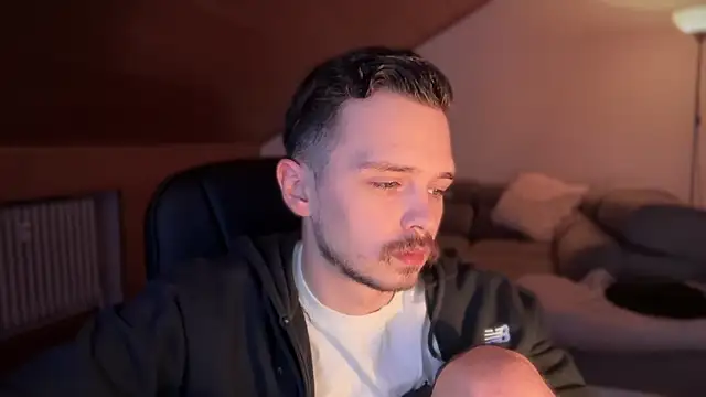 naked psy online show from February 7, 2025, 4:06 am