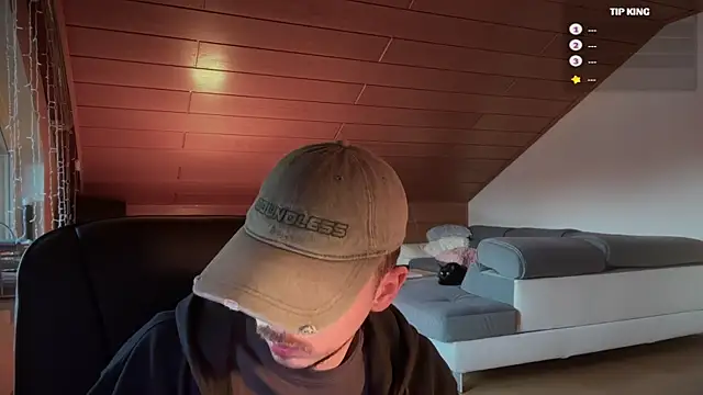 Snapshot of naked_psy chatting on February 17, 2025, 6:53 am naked psy online show from February 17, 2025, 6:53 am