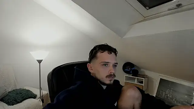 Snapshot of naked_psy chatting on September 14, 2025, 11:37 pm naked psy online show from September 14, 2025, 11:37 pm