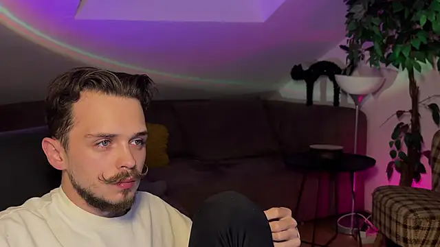 Snapshot of naked_psy chatting on March 26, 2026, 9:42 pm naked psy online show from March 26, 2026, 9:42 pm