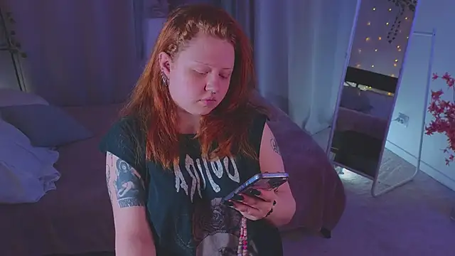 Snapshot of bitchofsun_ chatting on June 30, 2026, 4:19 pm bitchofsun online show from June 30, 2026, 4:19 pm