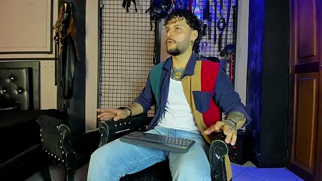 Twisted Fantasy online show from April 17, 2026, 3:42 am